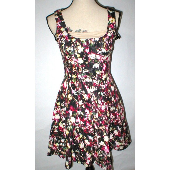New Womens NWT $158 French Connection Fit Flare Dress Flowers Black Pink White 2 - Picture 2 of 10